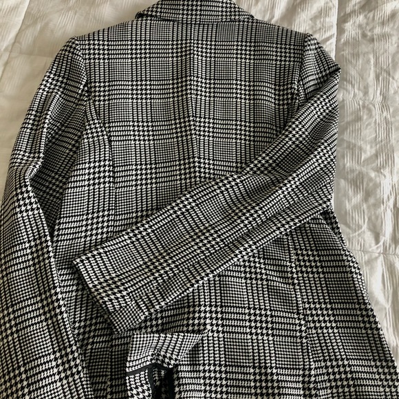 🐼 New Forever 21 Plaided Jacket in Black & White 🐼 - Picture 7 of 10